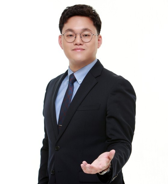 최원석 수정.jpg