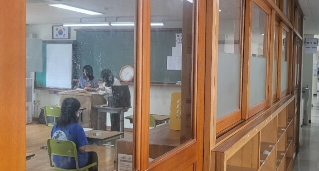 충북교육청, 제1회 지방공무원 공개(경력)경쟁임용시험 시행 사진.jpg