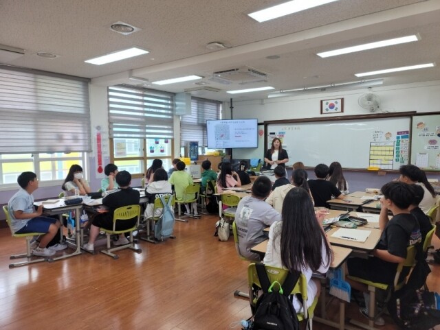 [웰리더 10-10회차] 공무원수험신문_에코썸 상영초_바로송출 (2).jpg