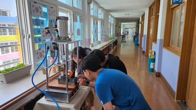 [웰리더 10-10회차] 공무원수험신문_에코썸 상영초_바로송출 (1).jpg