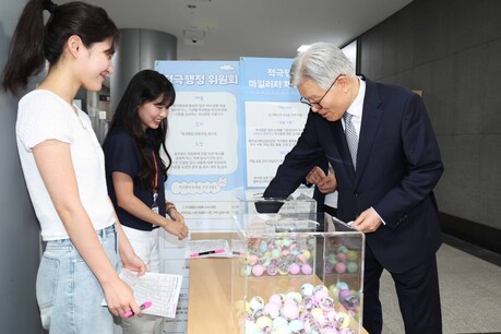 “76년 당직 관행 깼다”…인사처, 적극행정 공무원에 총 2700만원 포상