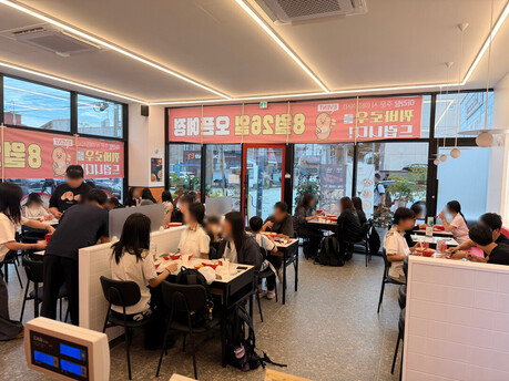 라홍방마라탕, 지난달 마라탕·마라샹궈 31만 그릇 판매… "유행 아닌 스테디셀러 입증”